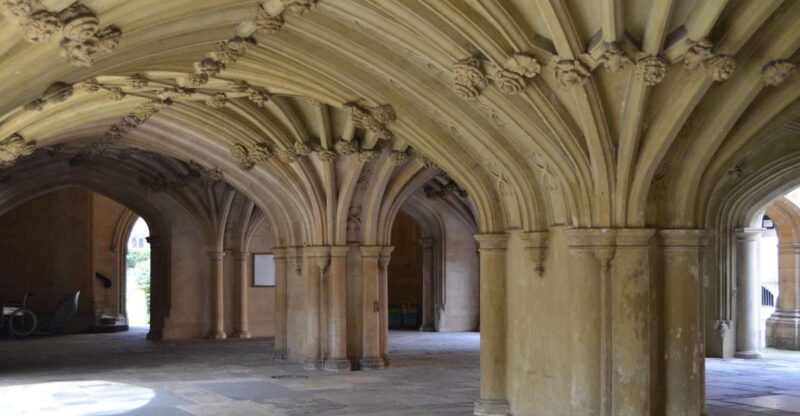 London: 4-Hour Secret Places Tour in a Black Cab - Logistics, Convenience, and Accessibility