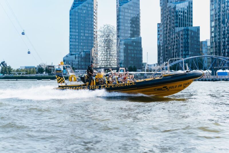 London: 45-Minute Speedboat Sightseeing Tour - Guides and Commentary Style