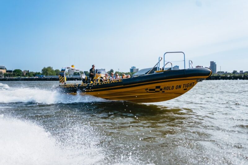 London: 45-Minute Speedboat Sightseeing Tour - Comfort and Safety Measures on Board