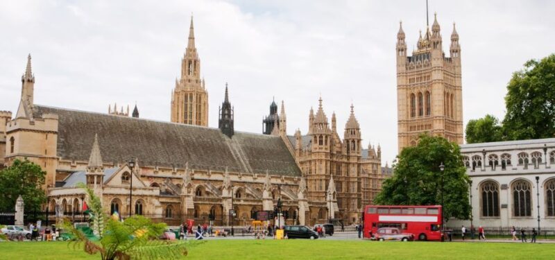 London: App-Based Walking Tour with 30 Stops - Practical Features Enhancing the Experience