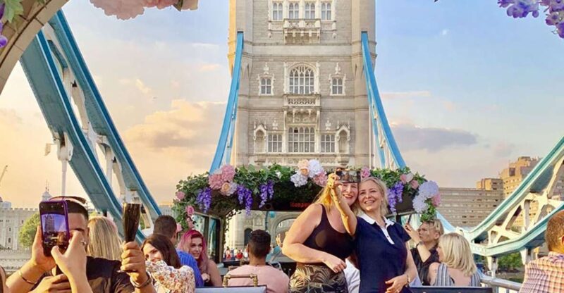 London: Bar Bus Tour by Tootbus - What makes this tour stand out from others?