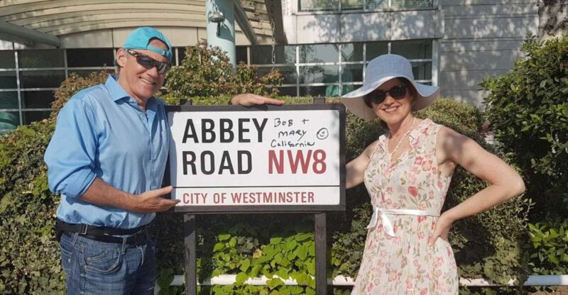 London: Beatles Magical Tour by Black Cab - The Iconic London Taxi as a Moving Museum