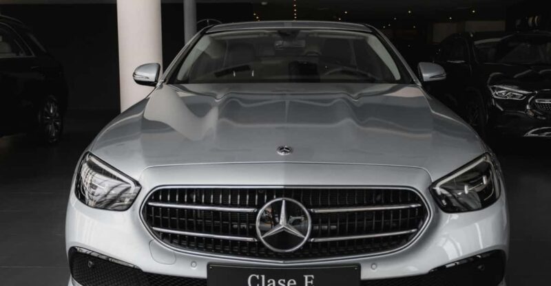 London: Bicester shopping & Oxford Tour - The Flexible Guide Option and Additional Fees