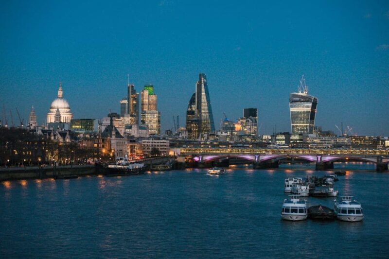 London: Big Bus Panoramic Evening Tour by Open-Top Bus - Practical Features: Wi-Fi and Accessibility