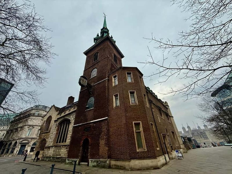 London Blitz Tour - Explore City of London Wartime History - Tales of Wartime Prisoners and Espionage