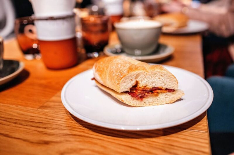 London: Borough Market Food Tour with Local Guide - Exploring Leadenhall Market in Detail