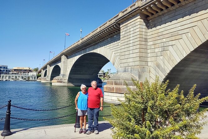 London Bridge and English Village Tour Small Group - Key Points