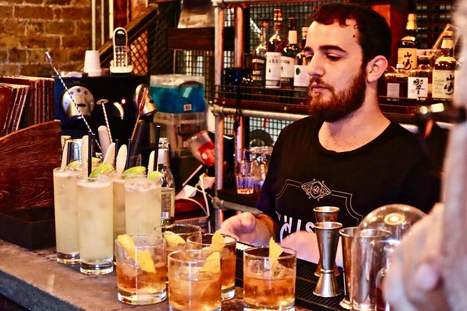 London Bridge Private Walking Food Tour With Secret Food Tours - Cheese, Fruit, Crackers, and Chutney: A Satisfying Cheese Board