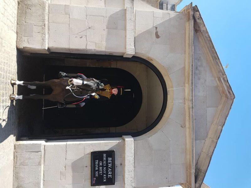 London: British Royalty Walking Tour - Exploring Trafalgar Square and Lord Nelson