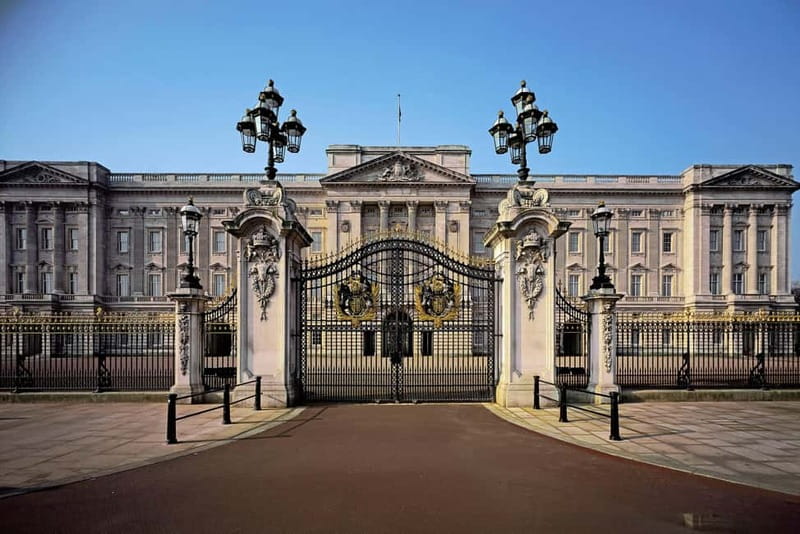 London: Buckingham Palace & Royal City Walking Tour - Key Points