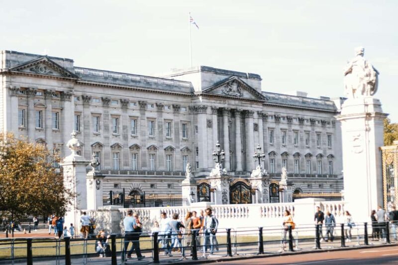 London Buckingham Palace & Westminster Guided Walking Tour - Explore Londons Royal Sights in a Compact 2-Hour Tour