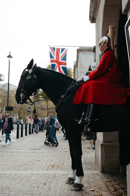 London: Changing of the Guard Experience and Landmarks Tour - Best suited for visitors interested in Royal Ceremonies and Hidden London