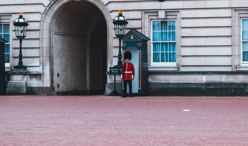 London: Changing of the Guard Experience and Landmarks Tour - Explore London’s Landmarks and Hidden Streets in 2 Hours