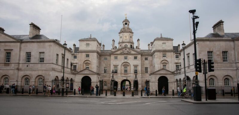 London: Changing of the Guard Guided Tour Experience - Strolling Through Iconic Parks and Streets