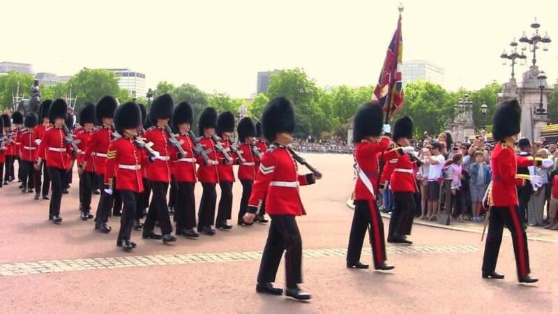 London: Changing of the Guard Guided Tour Experience - Logistics and Practical Details