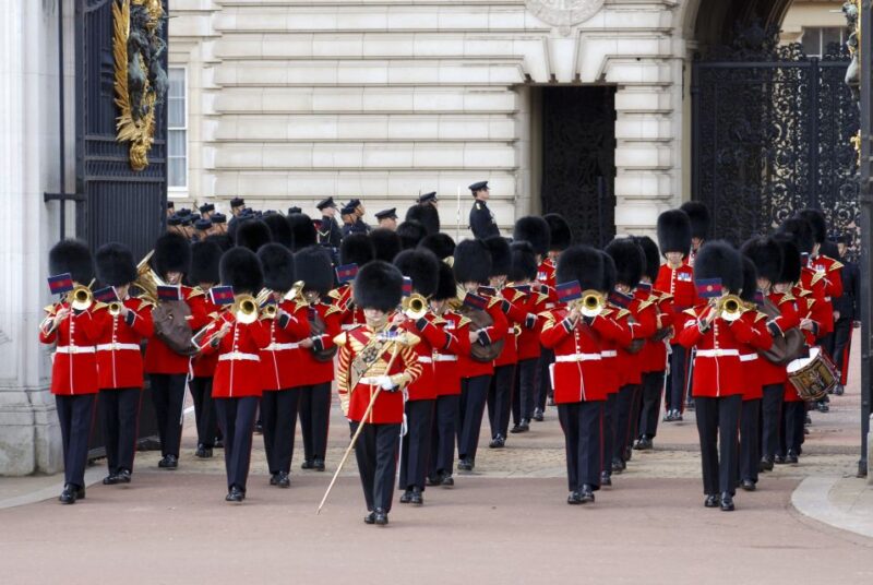 London: Changing of the Guards Ceremony Guided Walking Tour - What’s Included and What to Keep in Mind