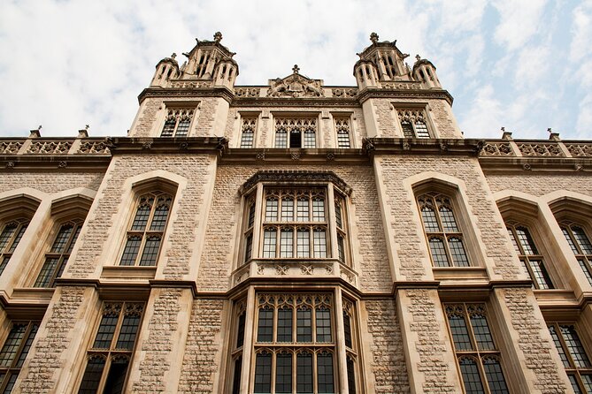 London Charles Dickens Puzzle Questo and Self-Guided Tour - The Charles Dickens Museum on Doughty Street