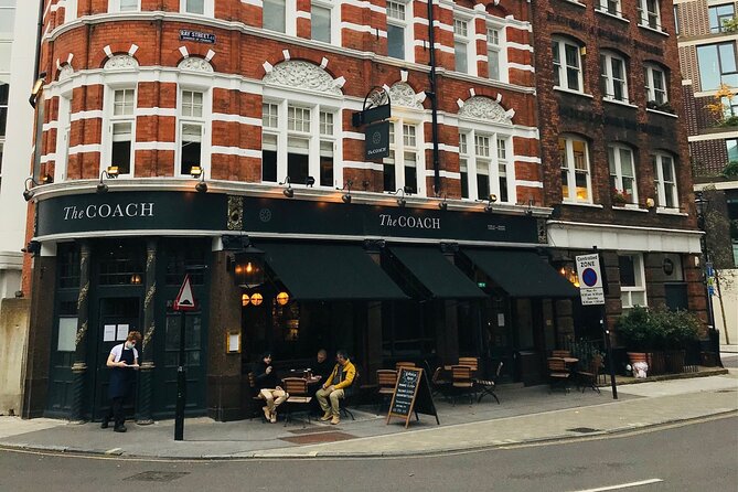 London Charles Dickens Puzzle Questo and Self-Guided Tour - The Maughan Library’s Modern Transformation