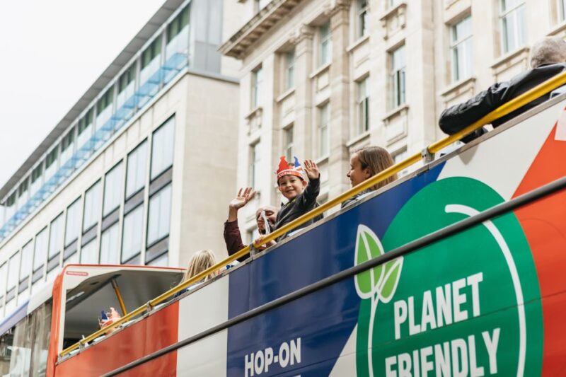 London: Children's Open Top Bus Tour - Visiting Green Park and the London Eye