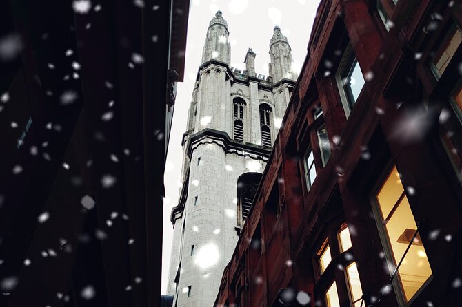 London Christmas Carol & Charles Dickens Small Group Walking Tour - The Atmosphere and Ambiance