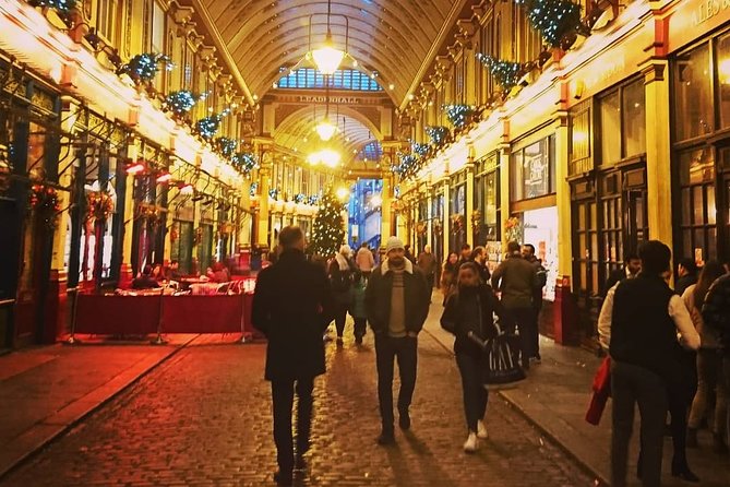 London Christmas Carol & Charles Dickens Small Group Walking Tour - Dickens’ London and Festive Spirit