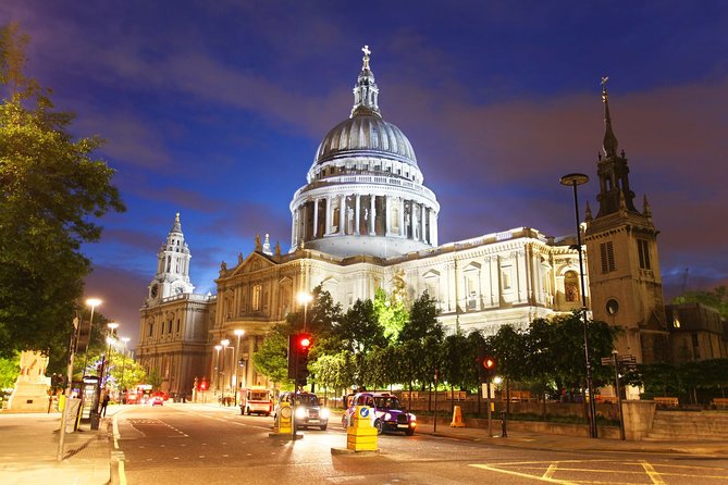 London Christmas Eve Illuminations Guided Tour by Night - Booking and Practical Details