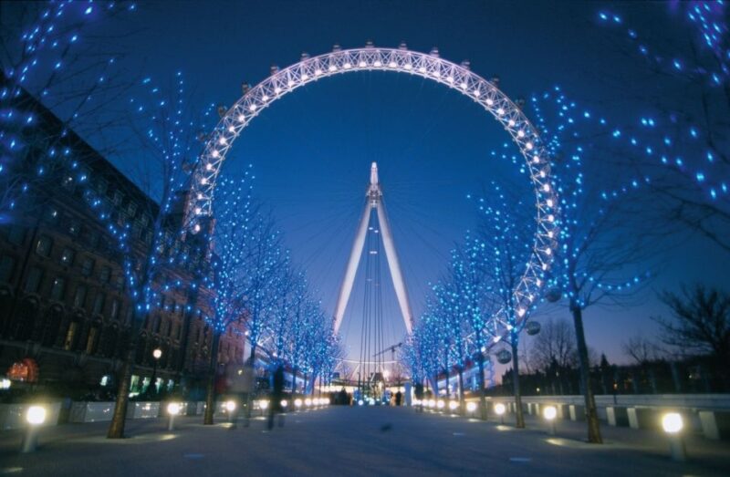 London: Christmas Lights Bus Tour With Live Guide - Audience and Suitability