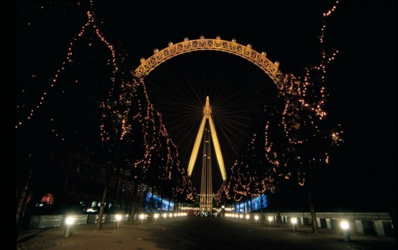 London: Christmas Lights Bus Tour With Live Guide - The Experience: A Festive Celebration of London’s Lights