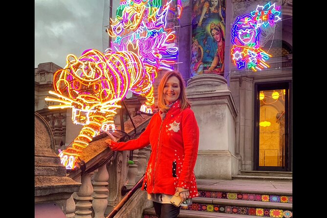 London Christmas Lights Guided Tour by Cab - Passing Iconic Sights: Westminster and the UK Parliament