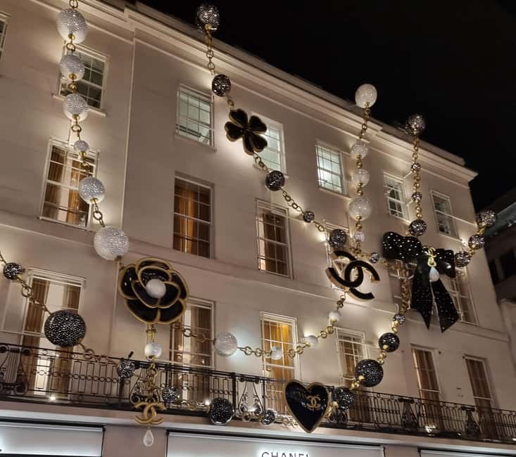 London: Christmas Lights Guided Walking Tour Small Group - Practical Details: Meeting Point and Group Size