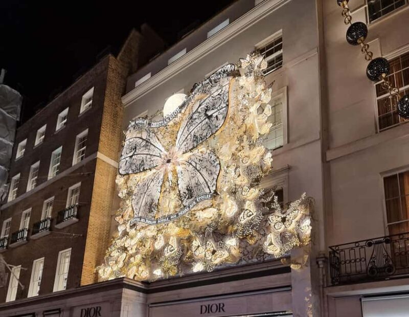 London: Christmas Lights Guided Walking Tour Small Group - A Tour with Consistent 5-Star Ratings and Engaging Guides