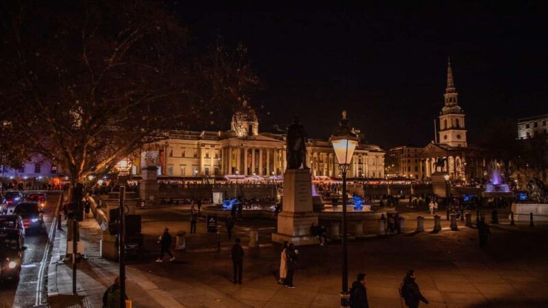 London: Christmas Lights Open-Top Bus Tour - Practical Details: Meeting Point and Accessibility