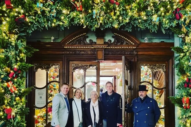 London Christmas Lights Private Guided Taxi Tour - The Tour Starts Conveniently in Central London