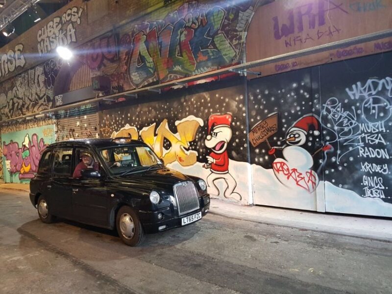 London: Christmas Lights Tour in a Black Cab - Accessibility and Practical Tips
