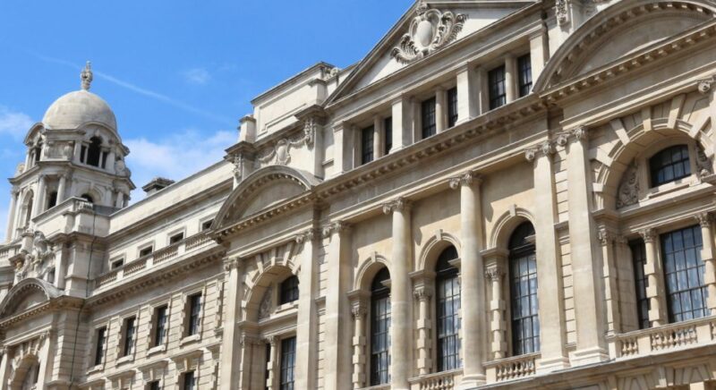 London: Churchill and World War 2 Walking Tour - Churchill’s Favourite Pub and Historical Reflections