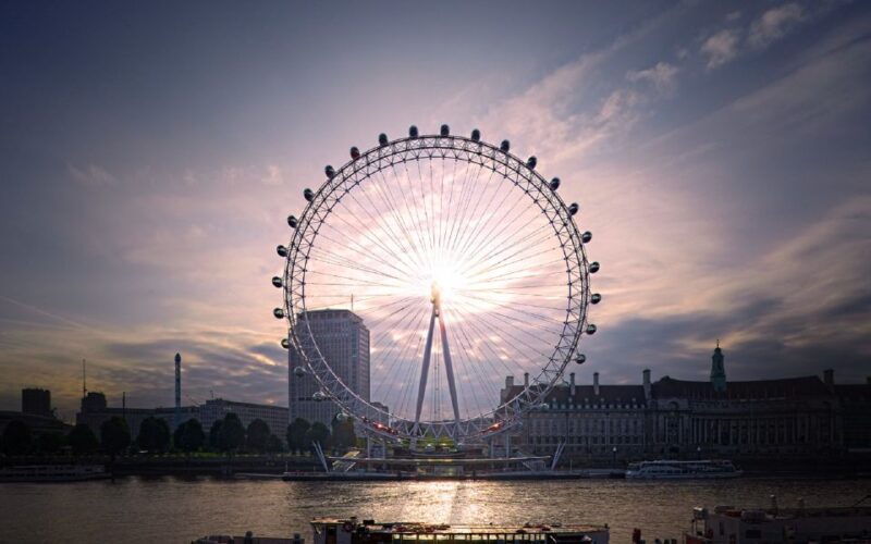 London: City Tour with River Cruise & London Eye - Scenic Journey Along the Thames River