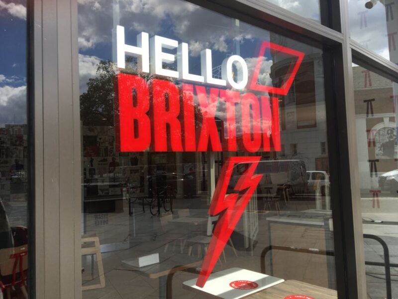 London: David Bowie Walking Tour - The Guides: Personalities and Expertise