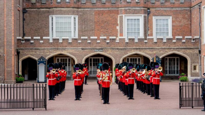 London: Discover Pass with Hop-On Hop-Off Bus, Cruise, Walks - Guided Walks Covering Londons Dark and Royal Sides