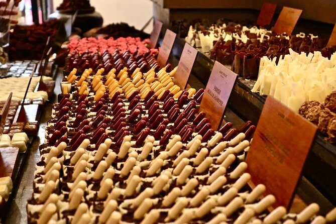 London East End Walking Food Tour With Secret Food Tours - The Guide’s Role and Storytelling Approach