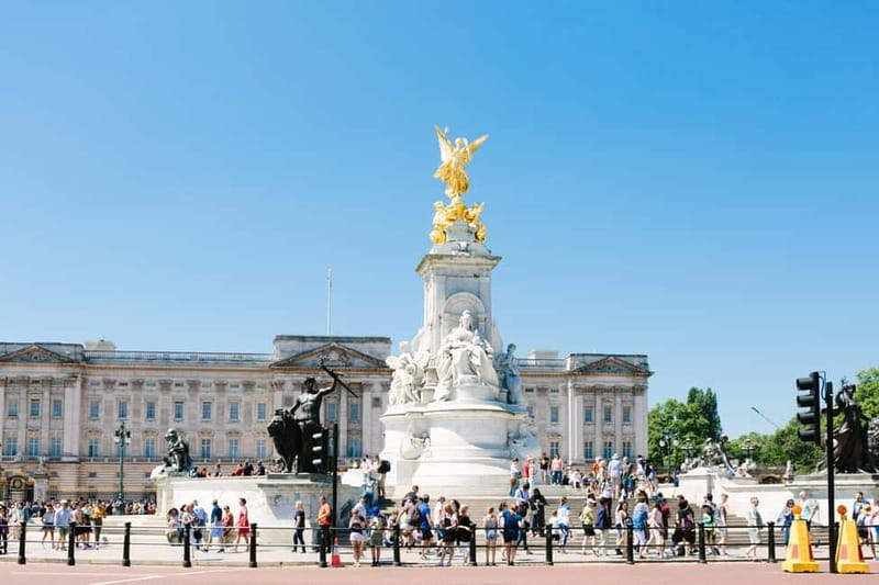 London Electric Bike Rentals - Discover London’s Historic Heart with an Electric Bike