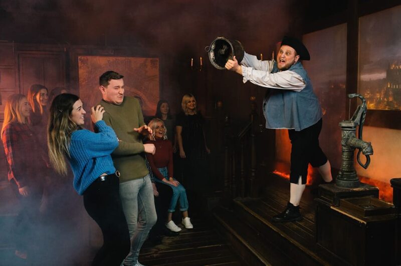 London: Entry Ticket to London Dungeon - The Dungeon Tavern and Social Atmosphere