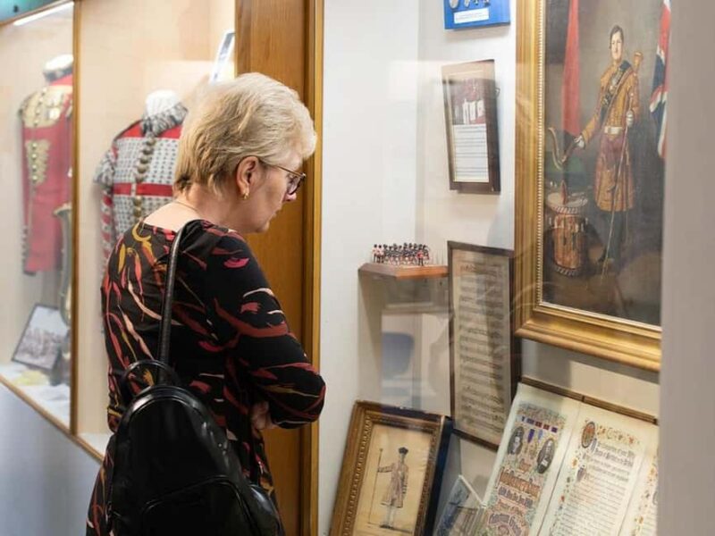 London: Entry Ticket to The Guards Museum - Up-Close Views of Scarlet Uniforms and Bearsken Hats