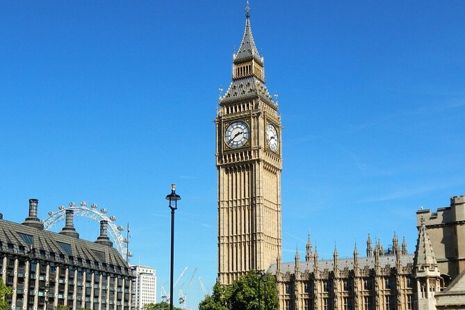 London Essential 2 hour introductory Walking Tour With a Londoner - St. James’s Palace and the Royal Park