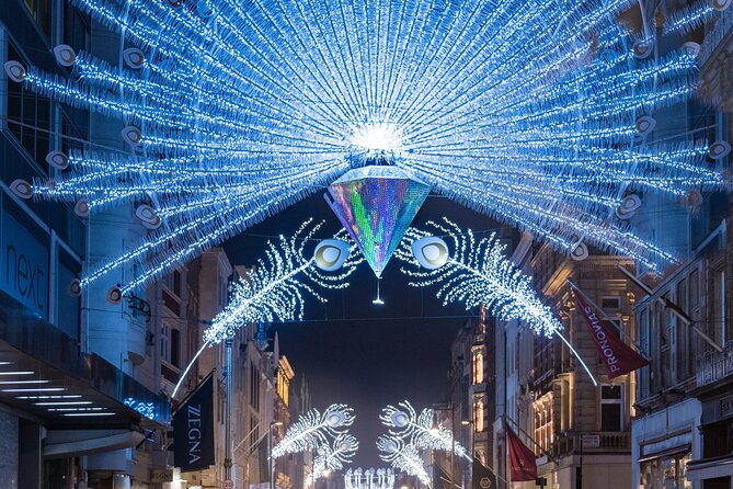 London Exclusive Christmas Lights Guided Tour by Black Cab - Bond Street’s Luxury Holiday Atmosphere