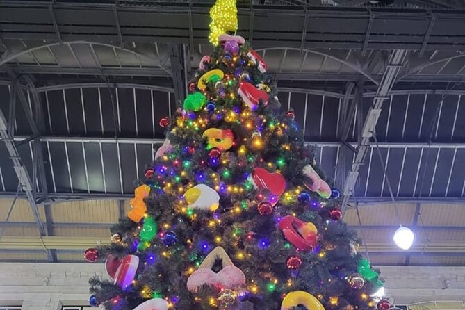 London Exclusive Christmas Lights Guided Tour by Black Cab - West End’s Leicester Square and Piccadilly Circus