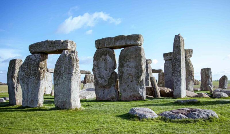 London: Expert Archaeologist Stonehenge & Salisbury Tour - Discovering Avebury: The Largest Stone Circle in the World