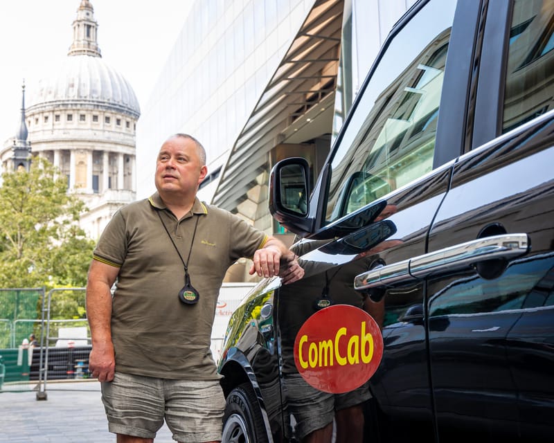 London: Explore Iconic Landmarks in a Classic Black Cab Tour - Trafalgar Square and Its Historic Vibe