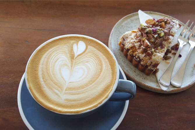 London Food & Drinks Private Tour - British Taverns & Pubs - Tasting Traditional British Pies and Historic Pub Atmospheres