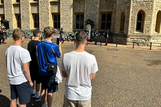 London for Kids Full Day with Westminster Abbey & Tower of London - Discover Trafalgar Square and Nelson’s Column