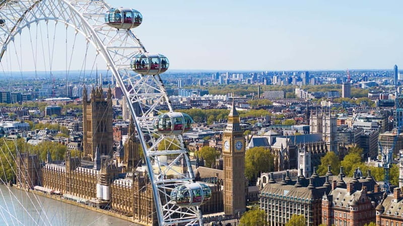 London from Edinburgh by Rail with Sightseeing & London Eye. - Arriving in London: The Starting Point and First Impressions
